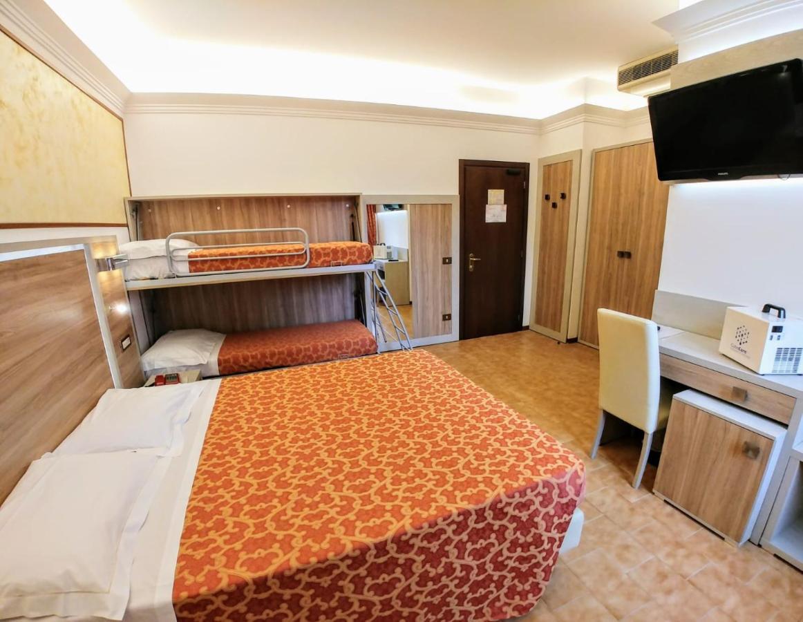 Hotel Carancini Салсомаджоре Терме Екстериор снимка