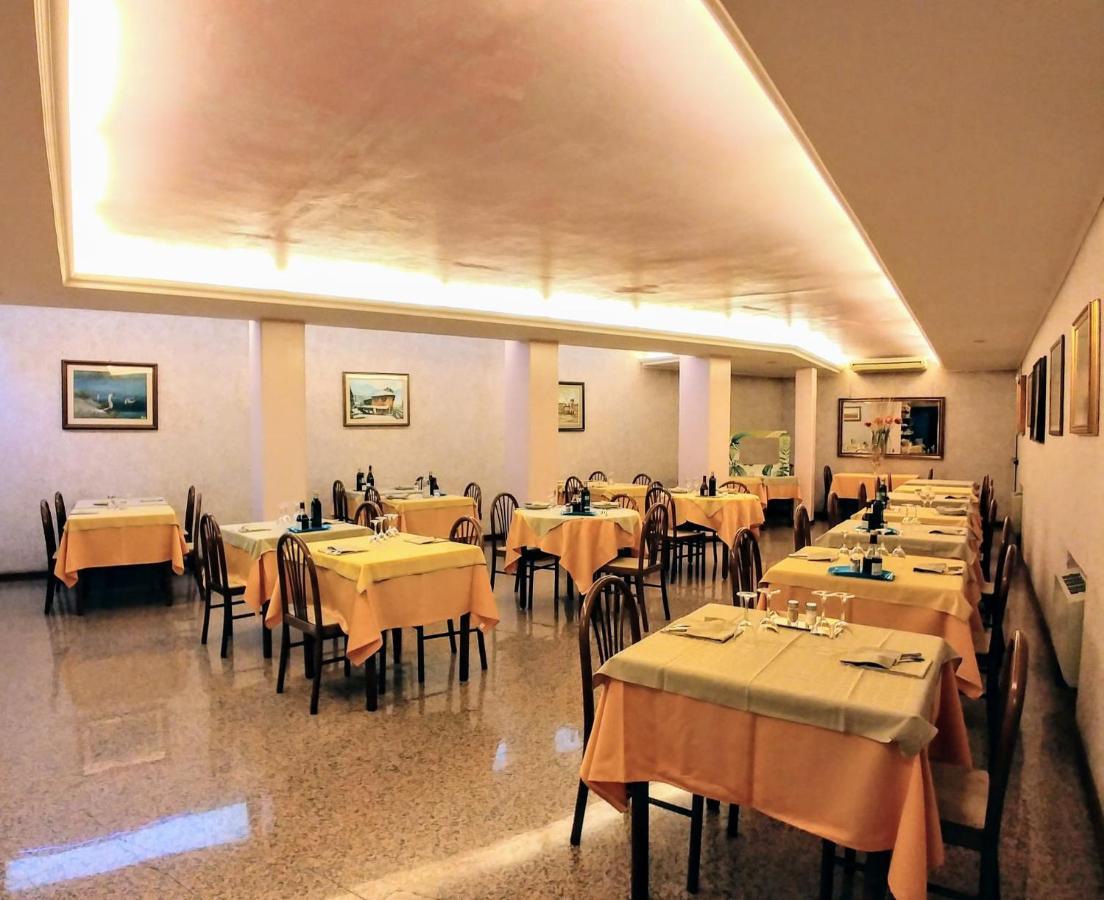 Hotel Carancini Салсомаджоре Терме Екстериор снимка