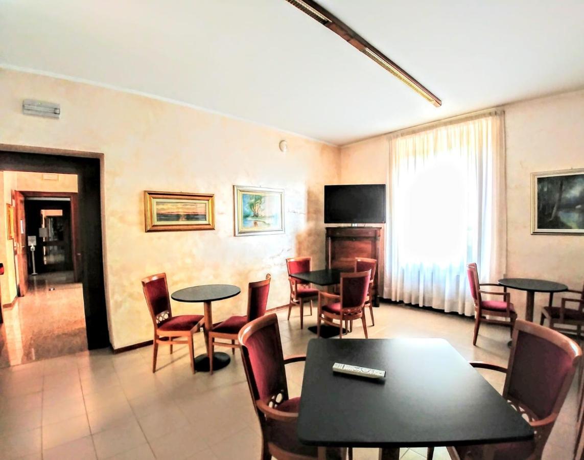 Hotel Carancini Салсомаджоре Терме Екстериор снимка