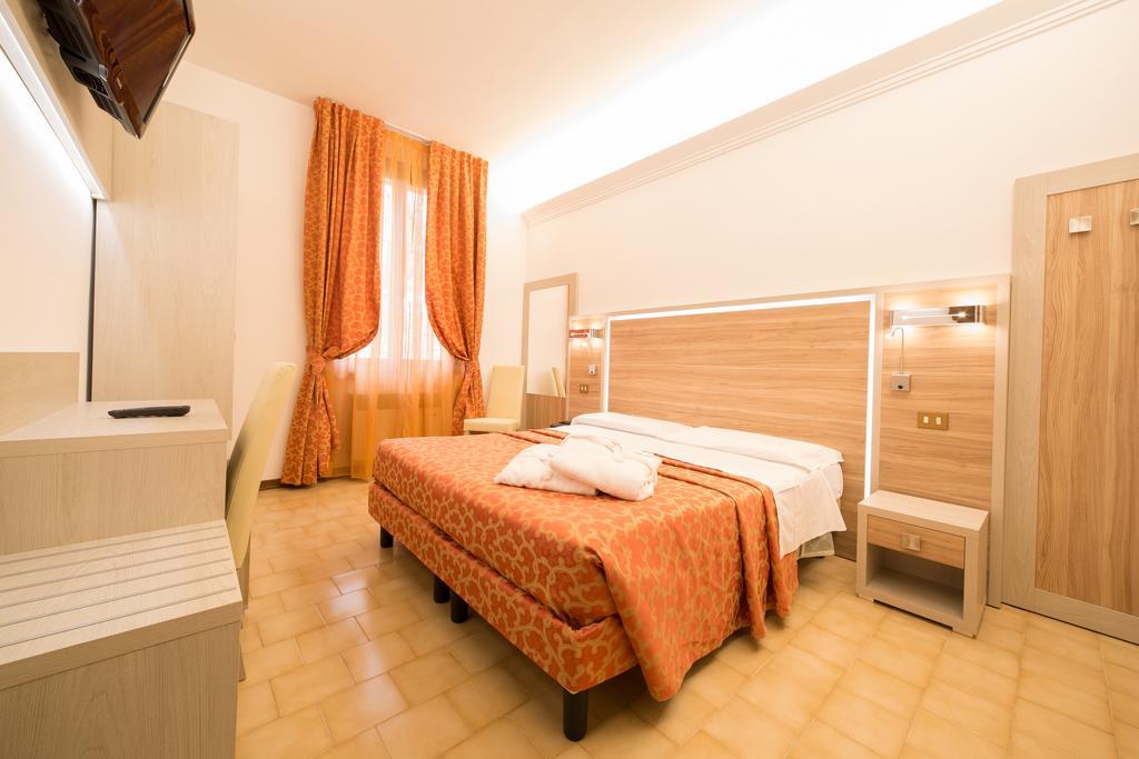 Hotel Carancini Салсомаджоре Терме Екстериор снимка