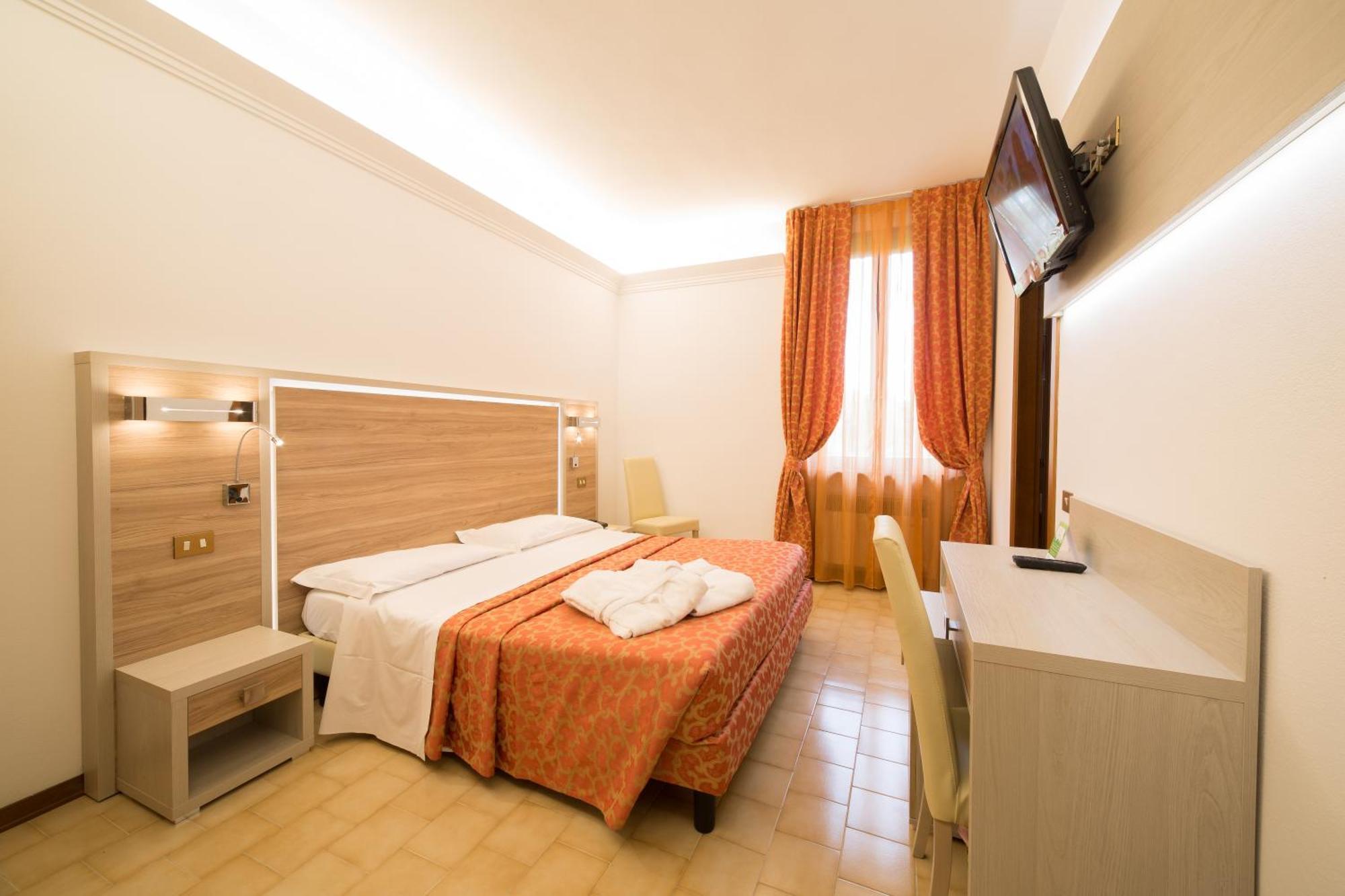 Hotel Carancini Салсомаджоре Терме Екстериор снимка