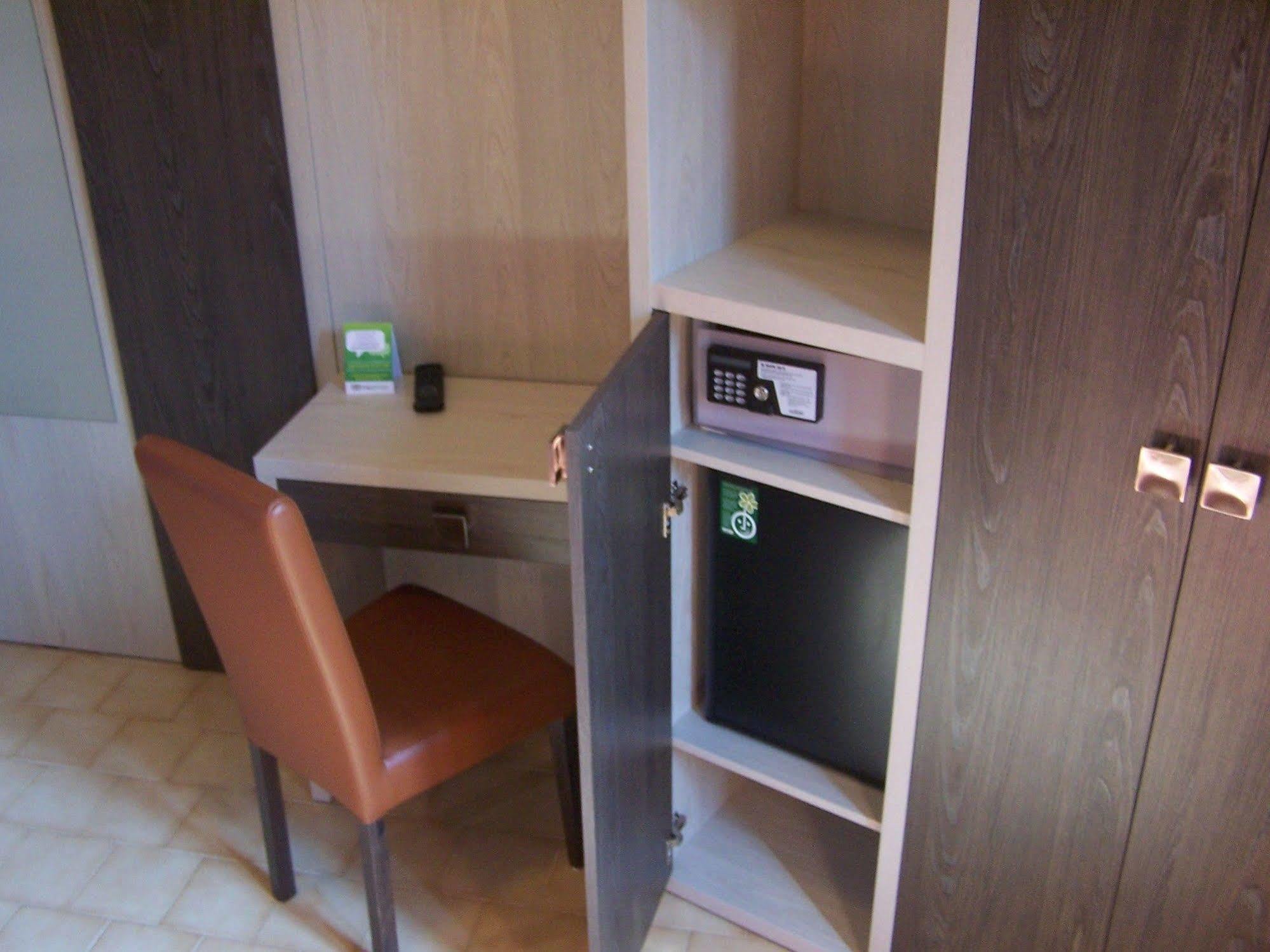 Hotel Carancini Салсомаджоре Терме Екстериор снимка