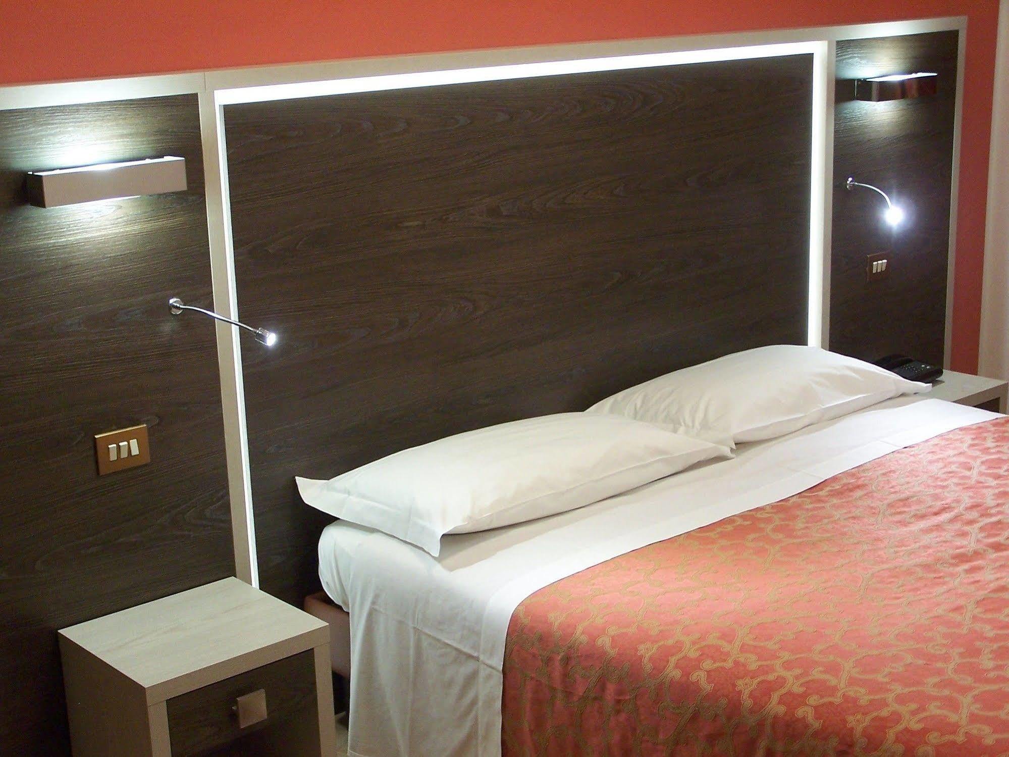 Hotel Carancini Салсомаджоре Терме Екстериор снимка